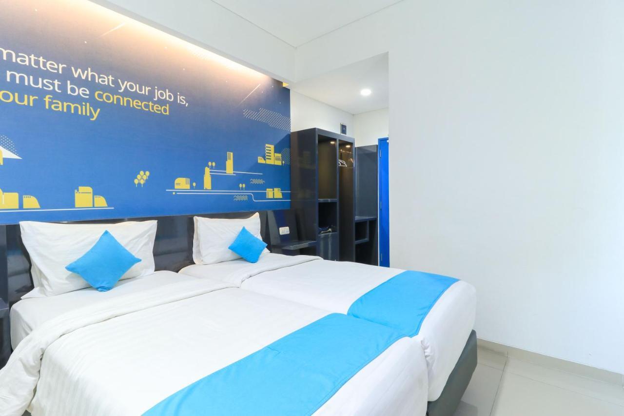 סוראבאיה Hotel Berlian International מראה חיצוני תמונה
