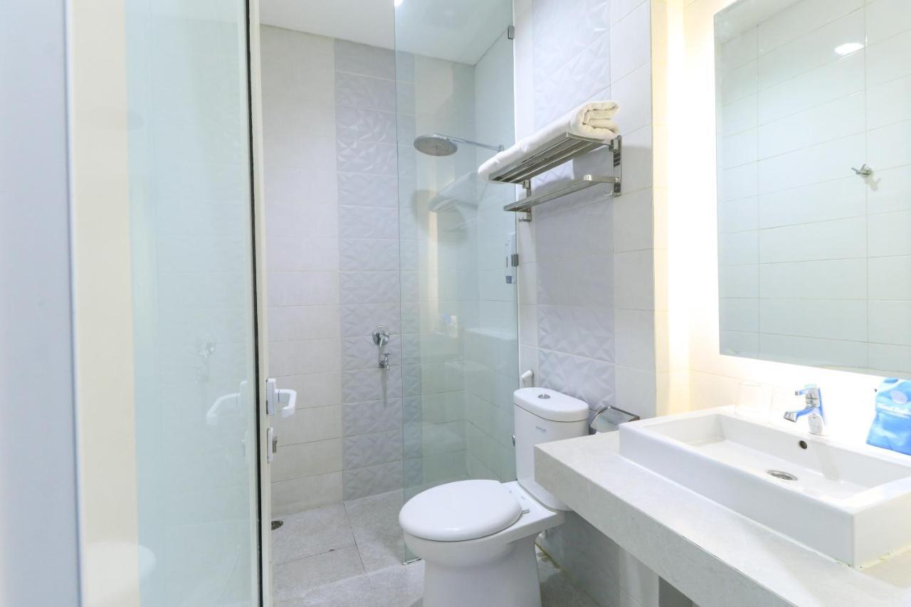 סוראבאיה Hotel Berlian International מראה חיצוני תמונה