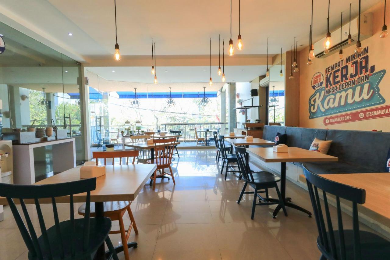 סוראבאיה Hotel Berlian International מראה חיצוני תמונה